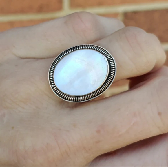 Vintage Sterling Silver Mother Of Pearl Ring - Picture 2 of 6